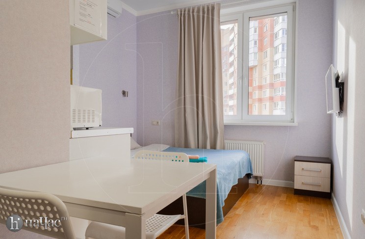 Стол обеденный