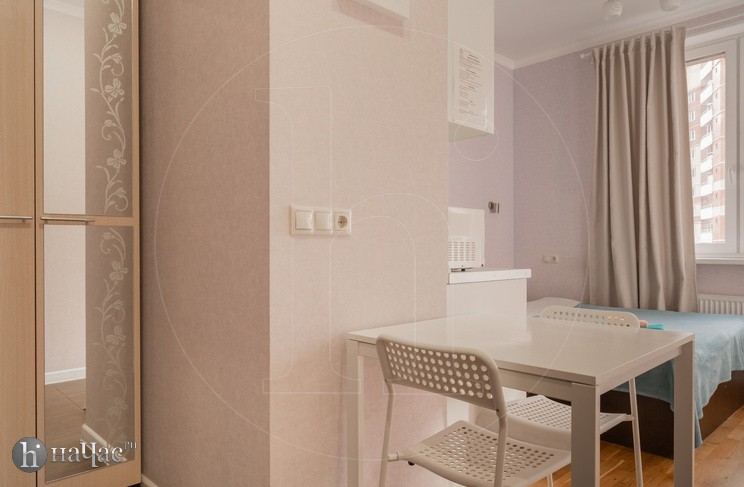 Стол обеденный