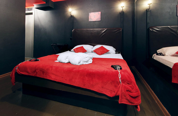 Полулюкс "Glory Hole"