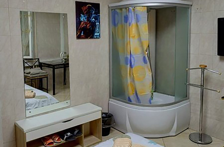 Стандарт с душевой кабиной