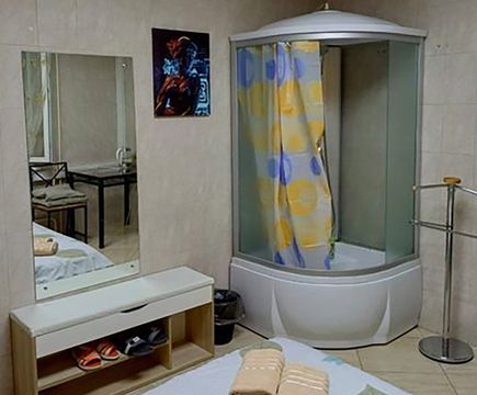 Стандарт с душевой кабиной