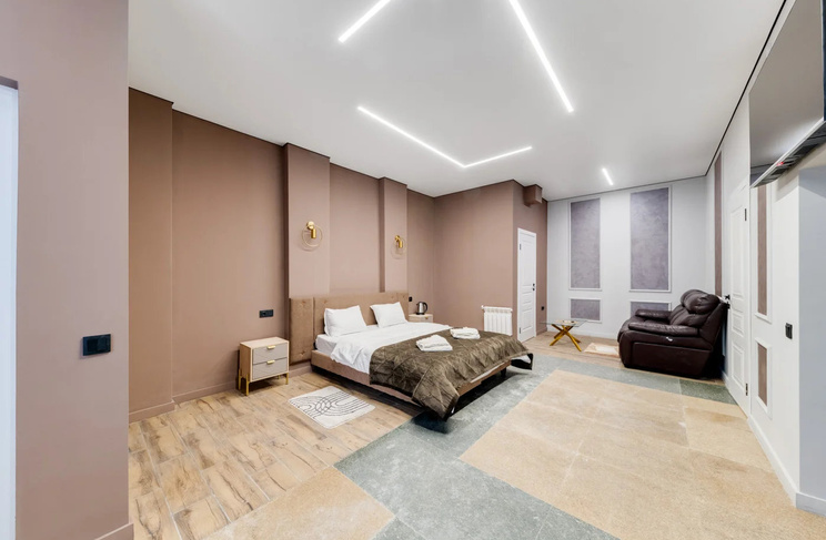 Кровать и диван