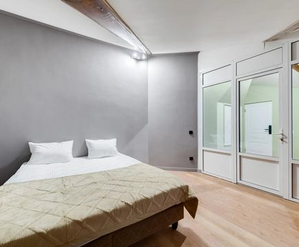 Двухместная кровать