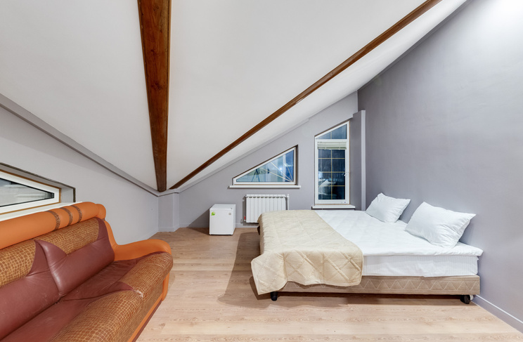 Диван и двухместная кровать