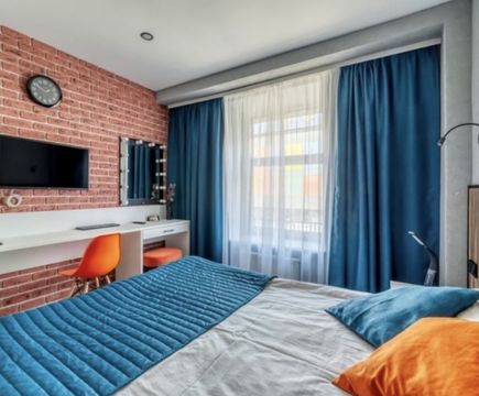 Кровать и ТВ