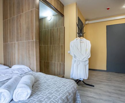 Оранжевый номер