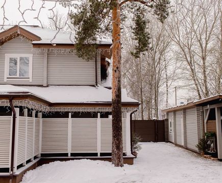 Большой коттедж