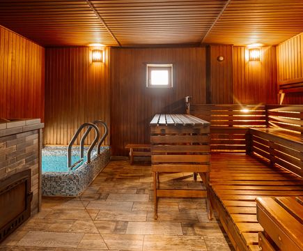 Большой коттедж