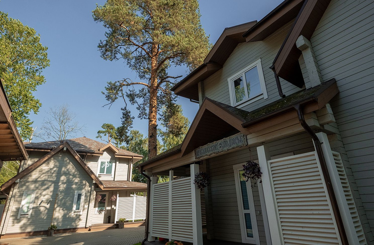 Большой коттедж