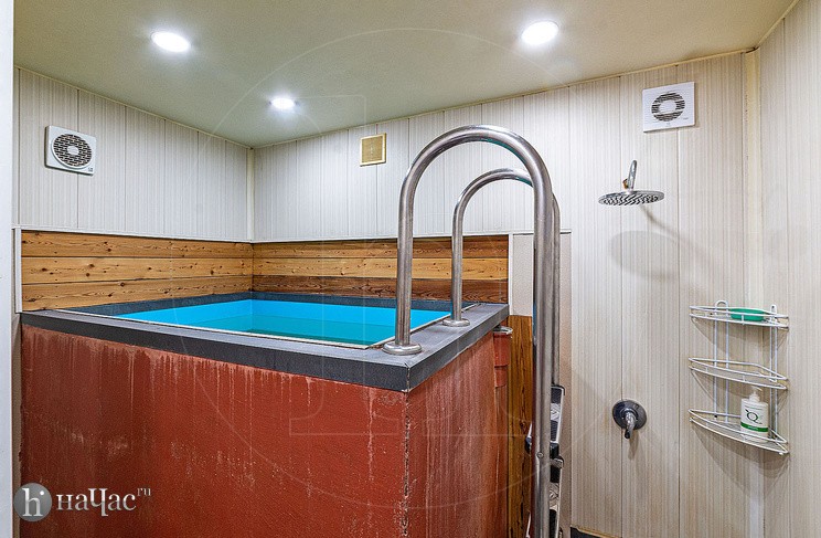 Less на Энгельса, 147