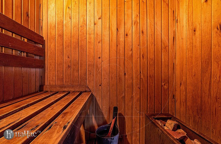 Less на Энгельса, 147